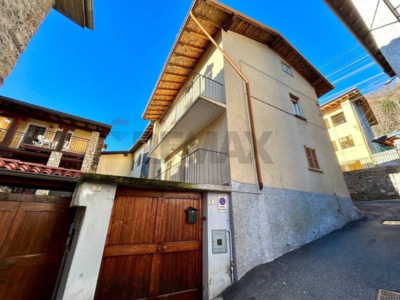 Casa Indipendente in Vendita a Costa Volpino, 85'000&euro;, 165 m²