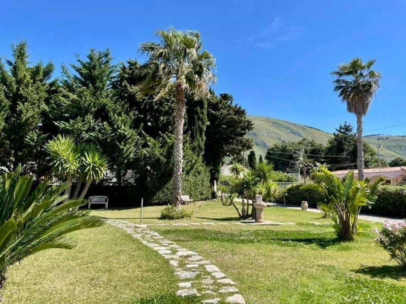 Villa in Affitto a Castellammare del Golfo, 1'200&euro;, 162 m²