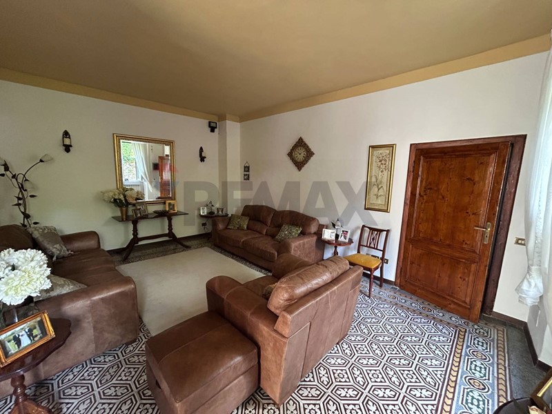 Casa Semi Indipendente in Vendita a Bagni di Lucca, 130'000&euro;, 197 m²
