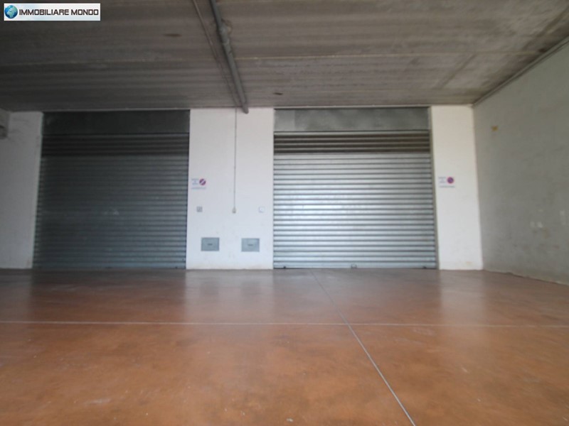 Magazzino in Vendita a Termoli, 80'000&euro;, 105 m²