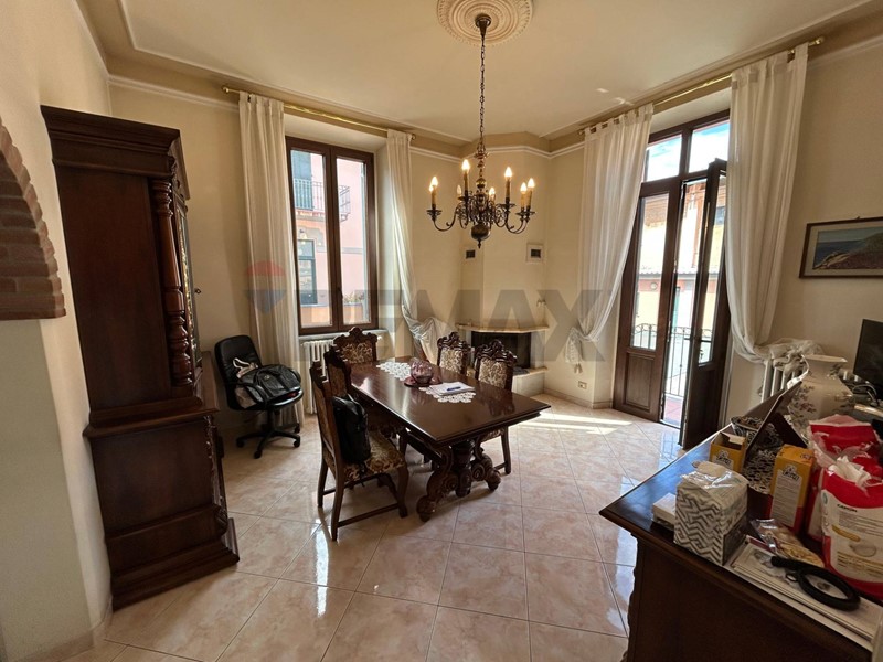 Appartamento in Vendita a Barga, 120'000&euro;, 138 m²