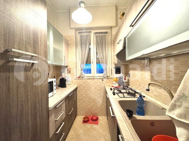 Bilocale in Vendita a Beinasco, 99'000&euro;, 65 m², con Box