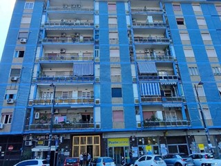 Bilocale in Vendita a Napoli, 230'000&euro;, 89 m²