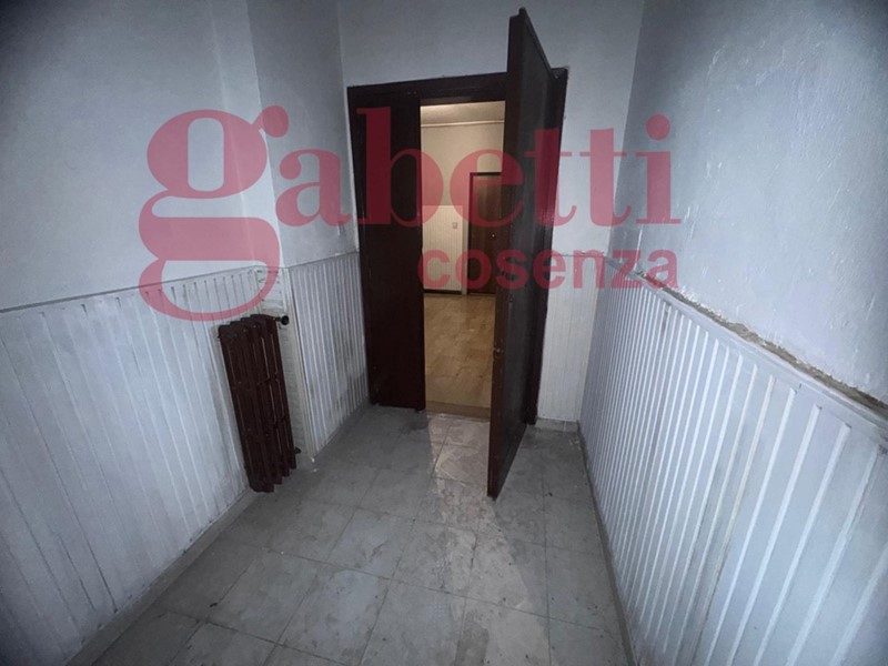 Bilocale in Vendita a Cosenza, 27'000&euro;, 58 m²