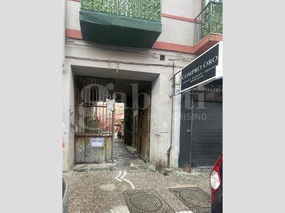 Monolocale in Vendita a Napoli, 40'000&euro;, 25 m²
