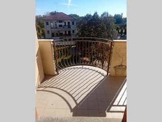 Bilocale in Vendita a Moncalieri, 118'000&euro;, 60 m², con Box