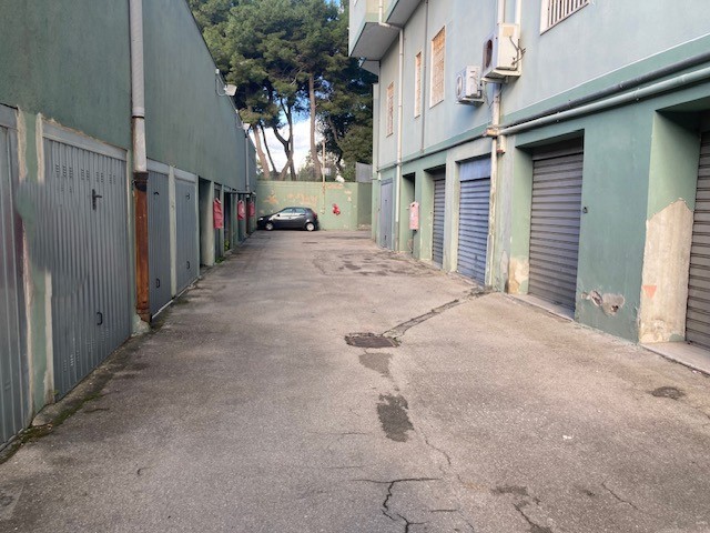 Quadrilocale in Vendita a Brindisi, 165'000&euro;, 135 m², con Box