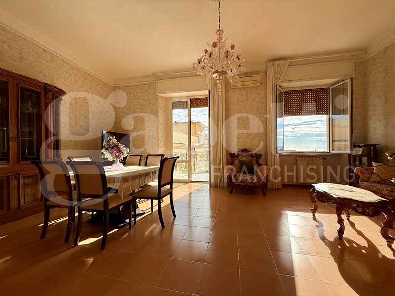 Quadrilocale in Vendita a Formia, 350'000&euro;, 145 m²