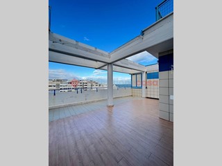 Attico in Vendita a Bari, 145'000&euro;, 54 m², con Box