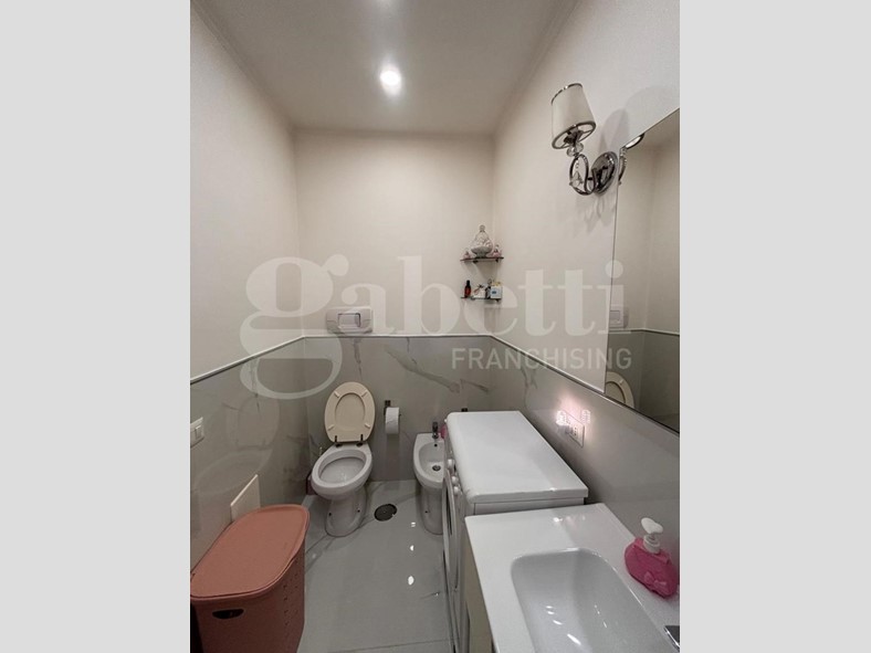 Bilocale in Vendita a Napoli, 110'000&euro;, 65 m²