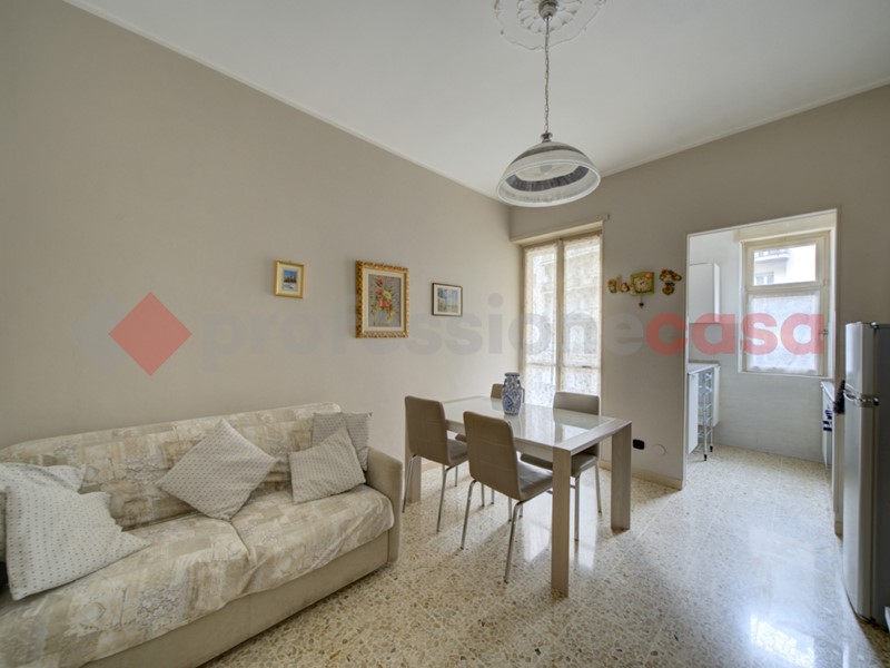 Bilocale in Vendita a Torino, 99'000&euro;, 61 m²