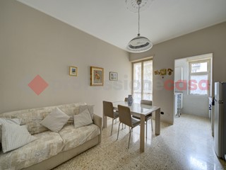 Bilocale in Vendita a Torino, 99'000&euro;, 61 m²