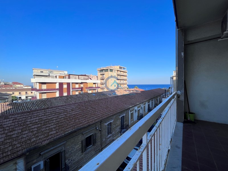 Stanza in Affitto a Catanzaro, zona Lido Corso, 275&euro;, 100 m², arredato