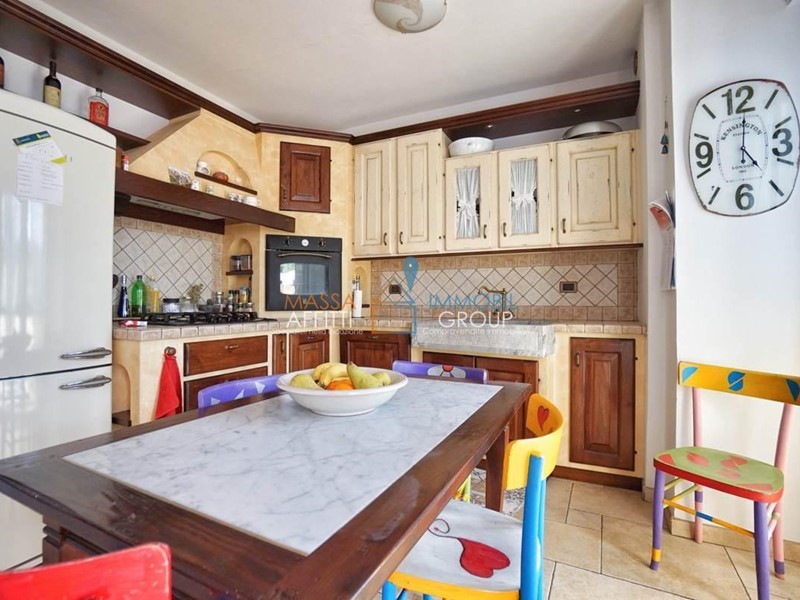 Casa Semi Indipendente in Vendita a Massa, zona Marina Di Massa, 270'000&euro;, 145 m²