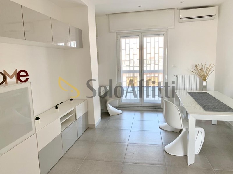 Bilocale in Affitto a Bari, zona Centro, 830&euro;, 65 m², arredato