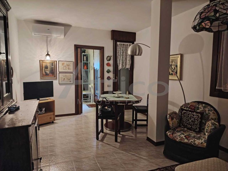 Quadrilocale in Vendita a Rovigo, zona Centro cittÃ, 125'000&euro;, 76 m², con Box