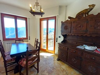 Appartamento in Vendita a Uscio, 95'000&euro;, 75 m², con Box