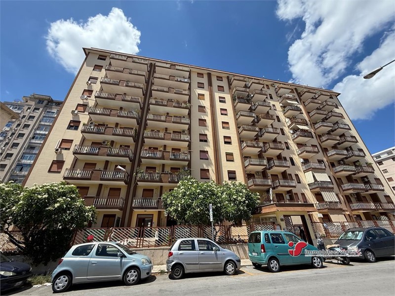 Trilocale in Vendita a Palermo, 250'000&euro;, 150 m²