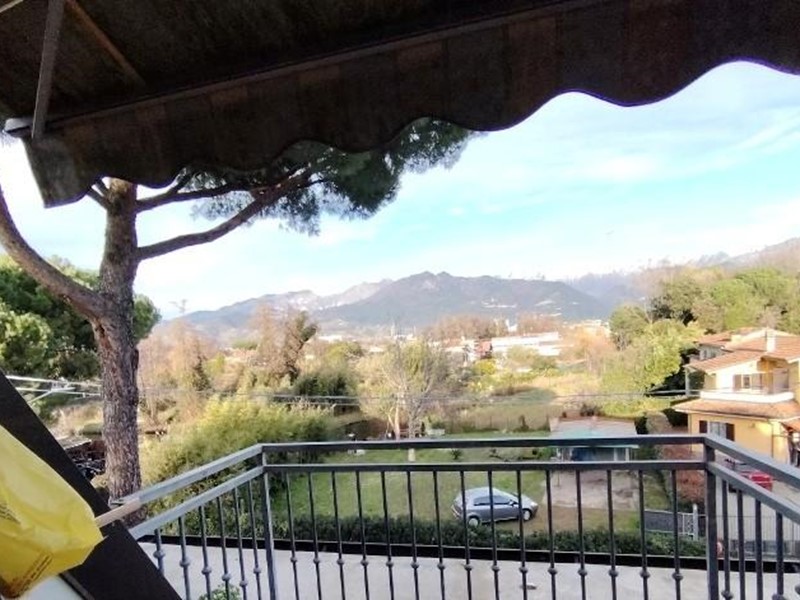 Attico in Vendita a Massa, zona Marina di Massa, 98'000&euro;, 47 m²