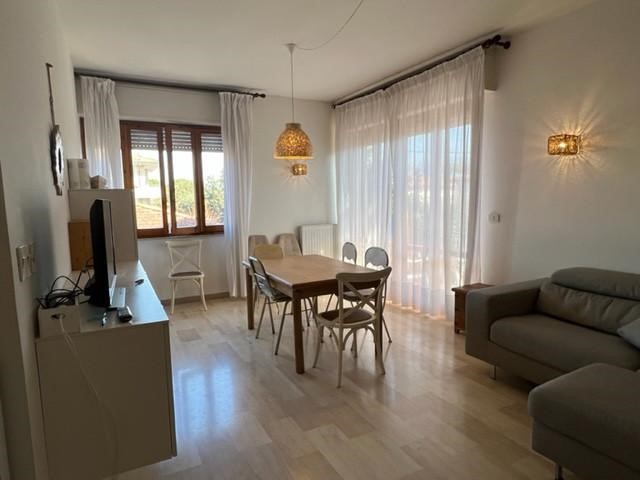 Appartamento in Affitto a Camaiore, zona Lido di Camaiore, 2'300&euro;, 90 m², arredato