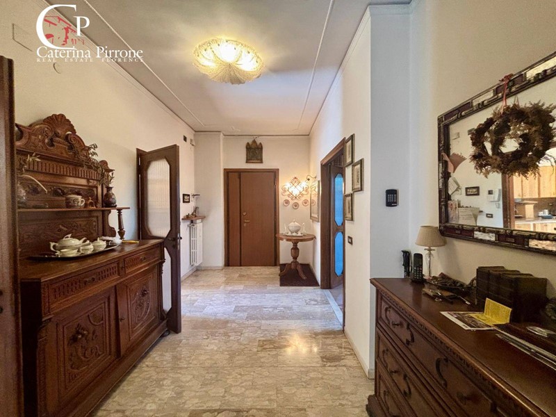 Bilocale in Vendita a Firenze, 298'000&euro;, 63 m²
