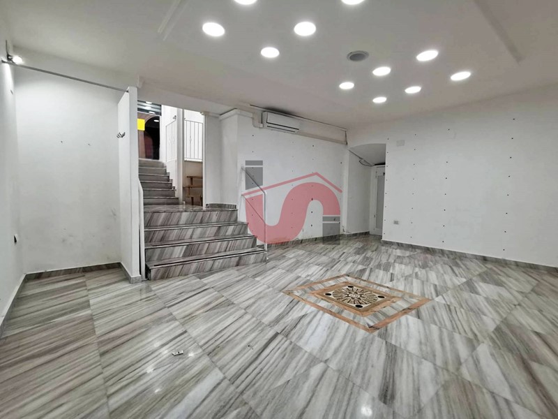 Negozio in Vendita a Benevento, 189'000&euro;, 82 m²