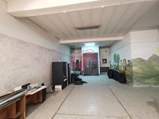 Immobile commerciale in Vendita a Benevento, 595'000&euro;, 700 m²