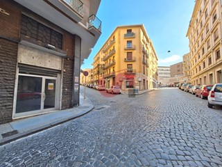 Immobile commerciale in Vendita a Benevento, 36'000&euro;, 32 m²