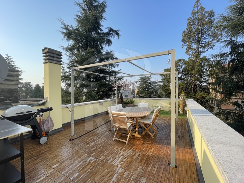 Appartamento in Vendita a Bologna, zona Centro Storico, 1'150'000&euro;, 237 m², con Box