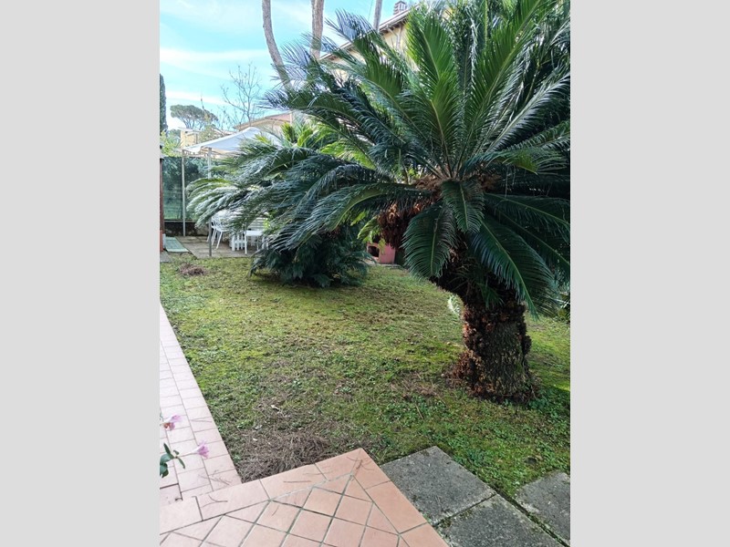 Appartamento in Vendita a Massa, zona Marina di Massa, 440'000&euro;, 85 m², arredato