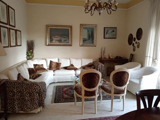 Appartamento in Vendita a Massa, zona Marina di Massa, 440'000&euro;, 85 m², arredato