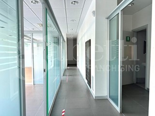 Ufficio in Affitto a Siracusa, 6'500&euro;, 440 m²