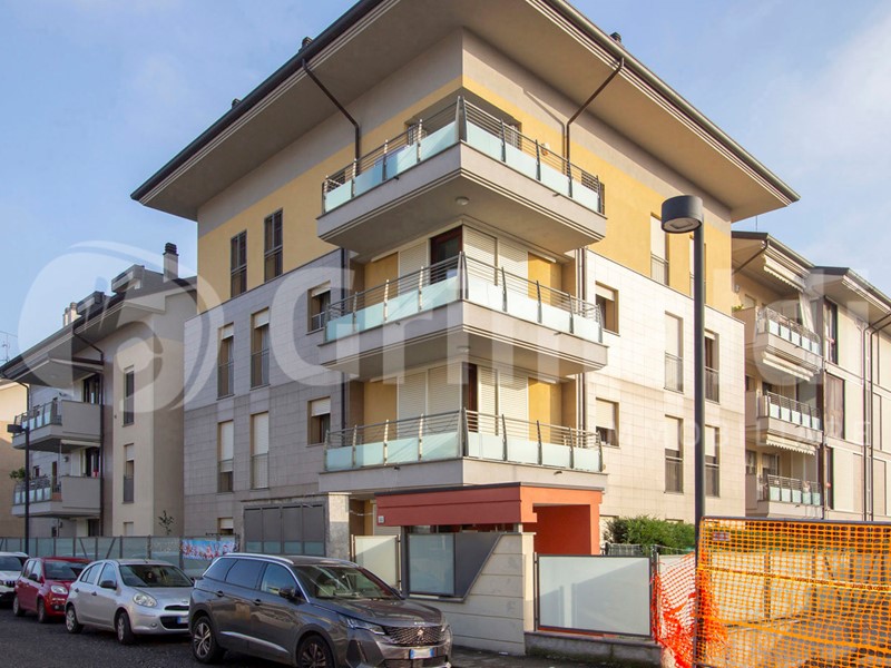 Trilocale in Vendita a Varedo, 276'000&euro;, 90 m², con Box