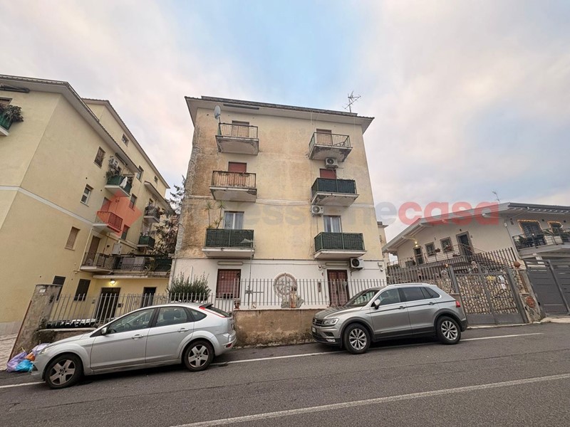 Trilocale in Vendita a Guidonia Montecelio, 105'000&euro;, 73 m²