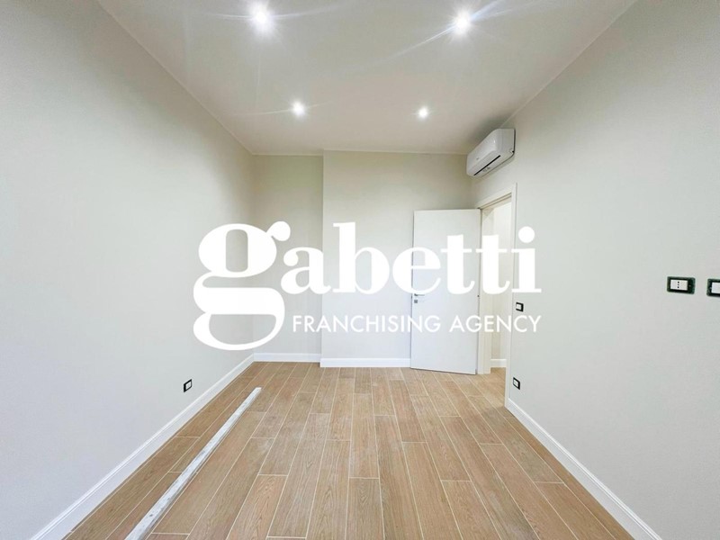 Bilocale in Vendita a Roma, 156'000&euro;, 59 m²