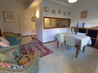 Trilocale in Affitto a Camaiore, zona Lido di Camaiore, 1'800&euro;, 75 m², arredato