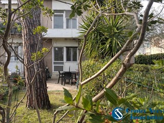 Appartamento in Vendita a Pisa, zona Tirrenia, 270'000&euro;, 110 m², con Box