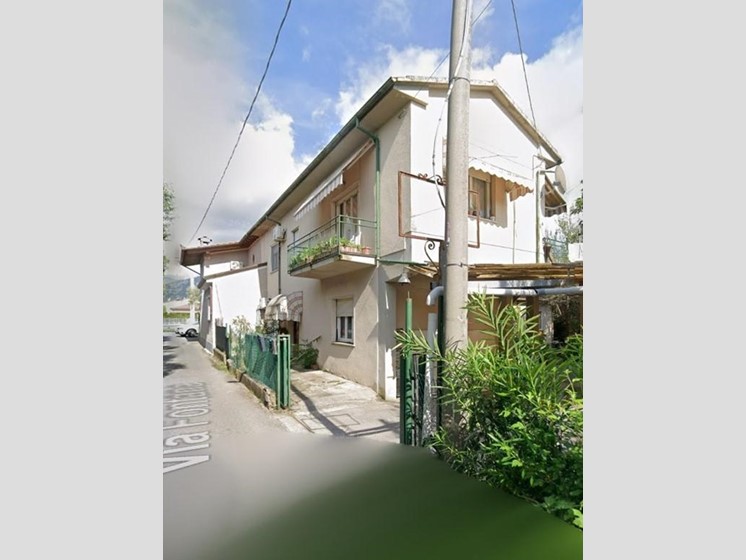 Quadrilocale in Vendita a Pietrasanta, 72'000&euro;, 83 m²