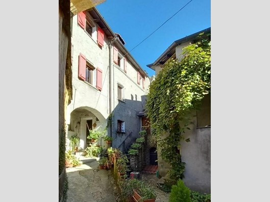 Quadrilocale in Vendita a Stazzema, zona Levigliani, 28'785&euro;, 191 m²
