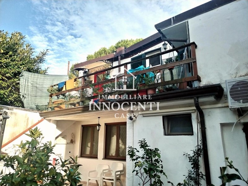Casa Semi Indipendente in Vendita a Massa, 165'000&euro;, 150 m²