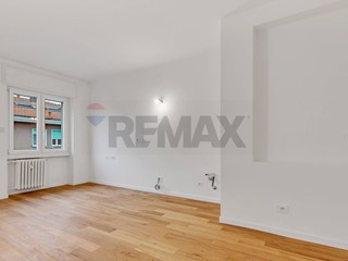 Trilocale in Vendita a Milano, 275'000&euro;, 70 m²