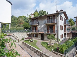 Bilocale in Vendita a Ranica, 180'000&euro;, 110 m²