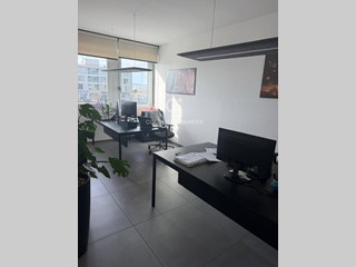 Ufficio in Affitto a Foligno, 1'000&euro;, 100 m²