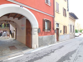 Appartamento in Vendita a Besano, 125'000&euro;, 98 m²