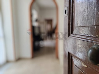 Appartamento in Vendita a Napoli, 390'000&euro;, 200 m²