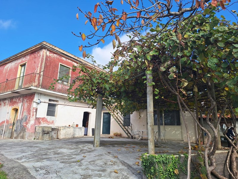 Casa Semi Indipendente in Vendita a Piedimonte Etneo, 95'000&euro;, 80 m², con Box