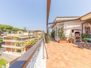 Trilocale in Vendita a Roma, 225'000&euro;, 80 m²