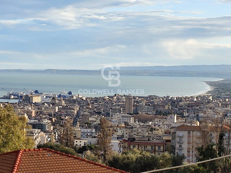 Quadrilocale in Vendita a Catania, 188'000&euro;, 119 m²