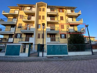 Trilocale in Vendita a Garlasco, 125'000&euro;, 84 m², con Box