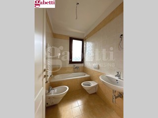 Quadrilocale in Vendita a Rapolano Terme, 152'000&euro;, 71 m², con Box